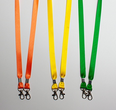 Лента для бейджей 15 мм (оранжевая, желтая, зеленая) с двумя карабинами